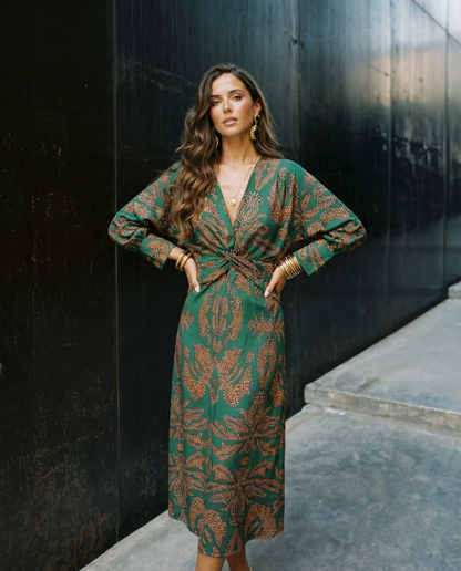 Isadora™ – Vestido Midi Elegante con Estampado de Encanto Atemporal